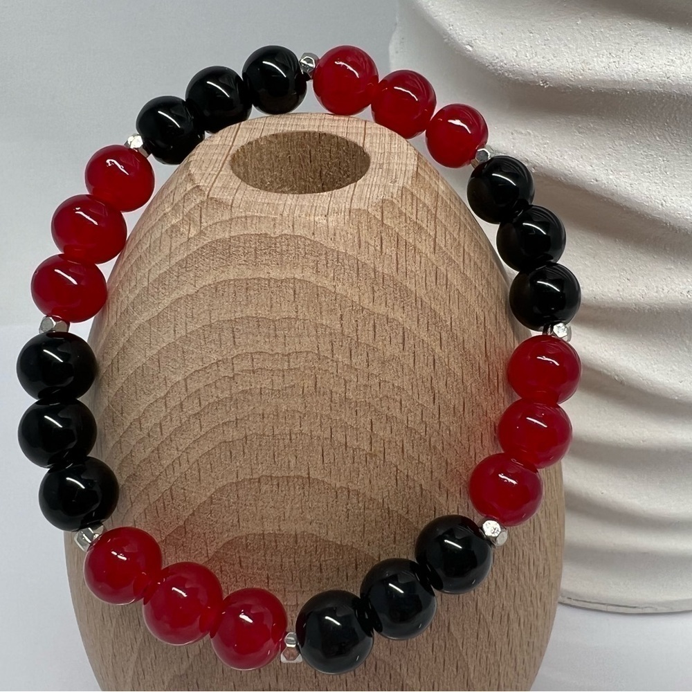 Red & Black Stretch Beaded Bracelet 6.5”